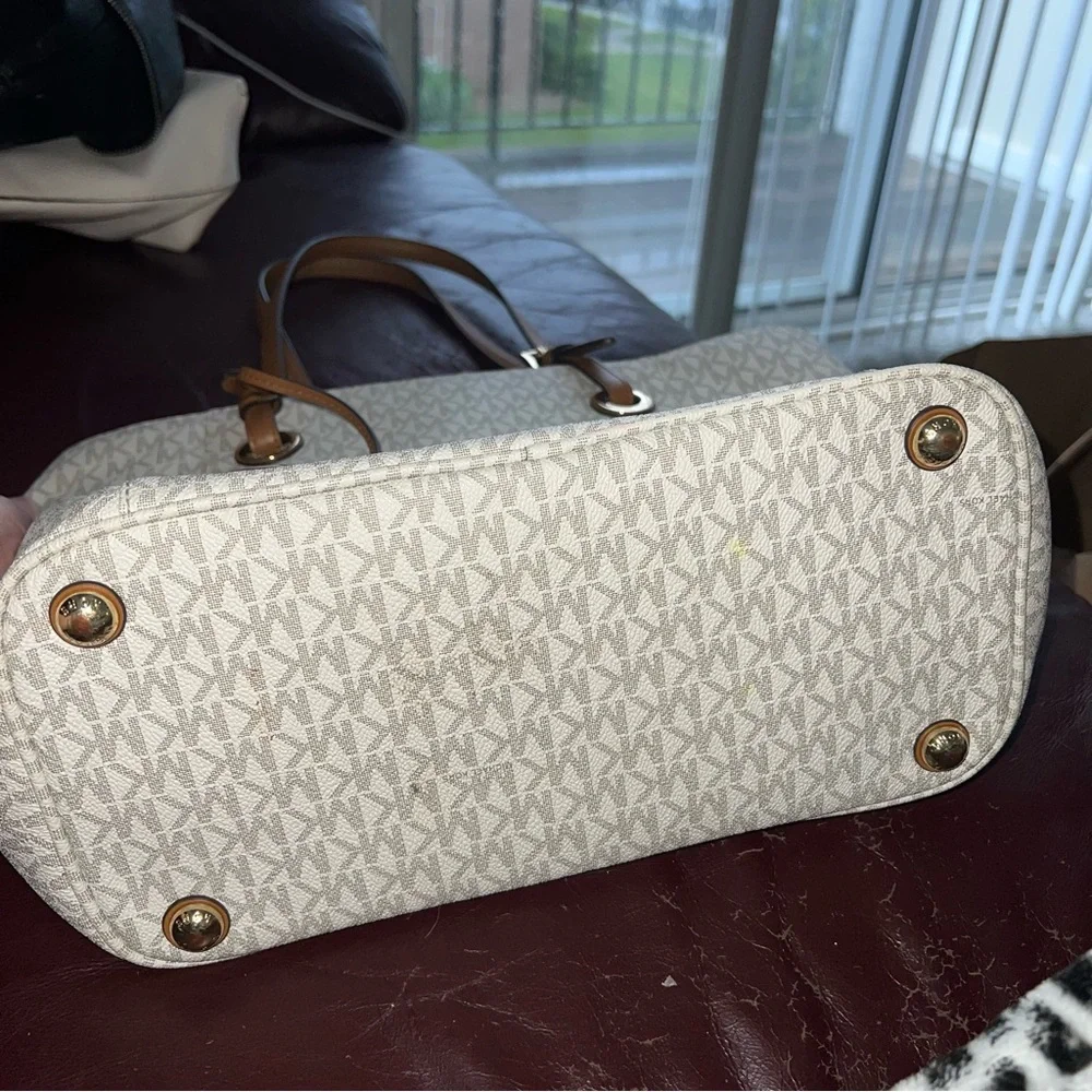 Michael Kors bag - Picture 2 of 6